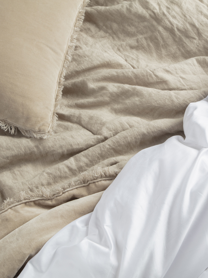 Spirit of the Nomad lyxigt överkast Desert Beige